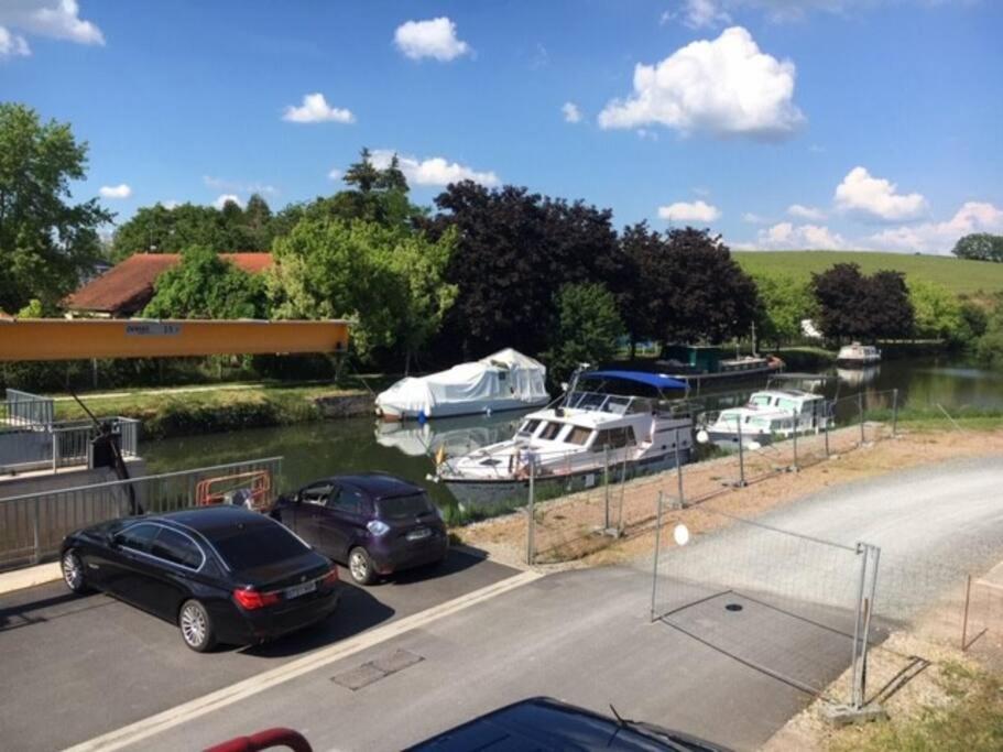 Le Depot Appartement Du Canal 80M2 A Champvert Eksteriør bilde